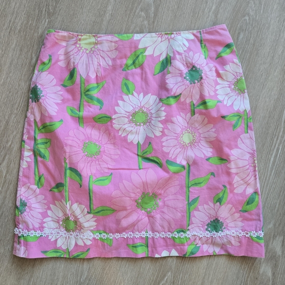Lilly Pulitzer Dresses & Skirts - Lilly Pulitzer vintage floral retro mini cotton skirt size 8